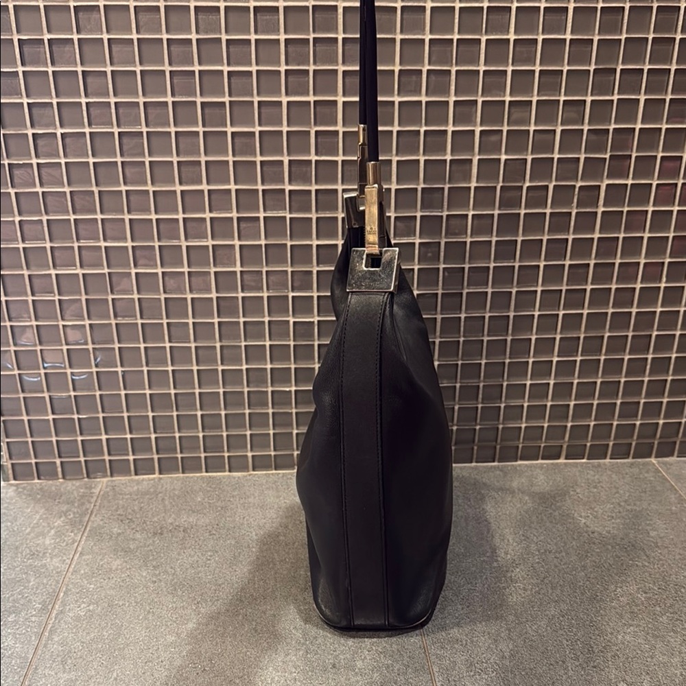 ✨ Authentic Gucci Tom Ford–Era Small Leather Hobo Bag (1997–1999) ✨ - Picture 11 of 17